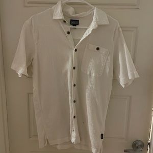 beachy patagonia button up!